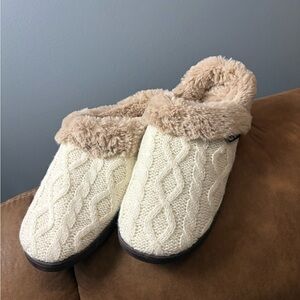 Muk Luks Cream and Tan Knit Slippers
